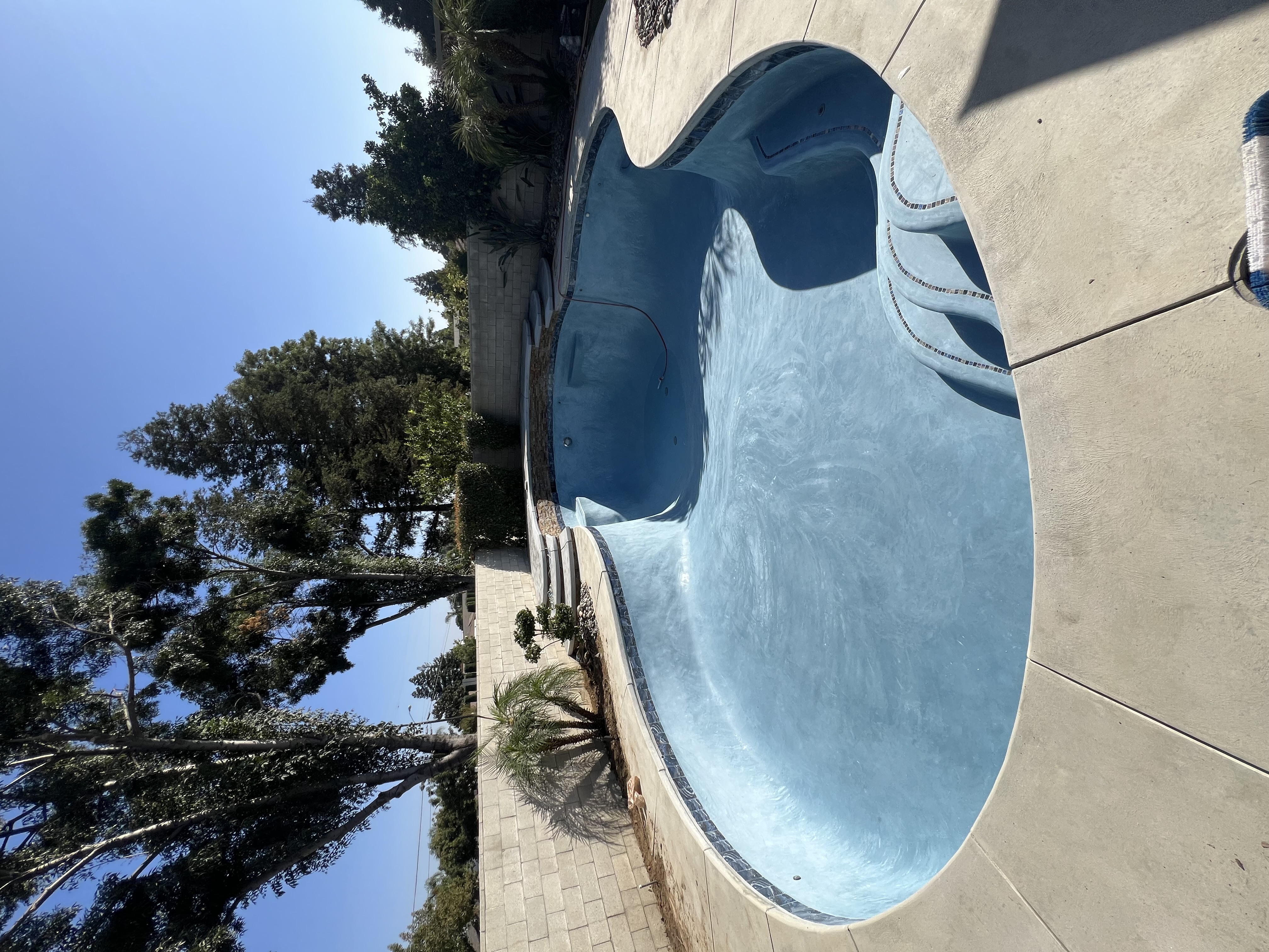Fresh blue plaster on kidney pool before fill